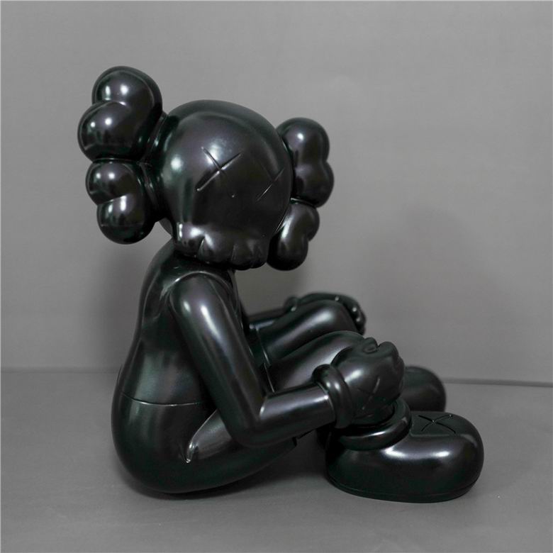 Kaws 25cm m  (2)